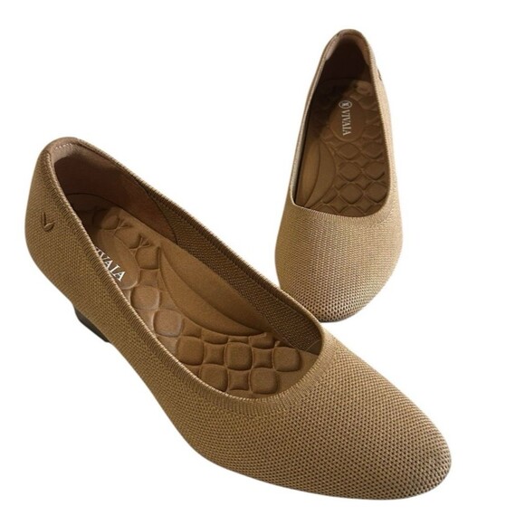 Vivaia Tamia Wedge Pro Tan Heel Almond Toe Diamond Padded Comfort EU 40 / US 9 - Picture 2 of 13